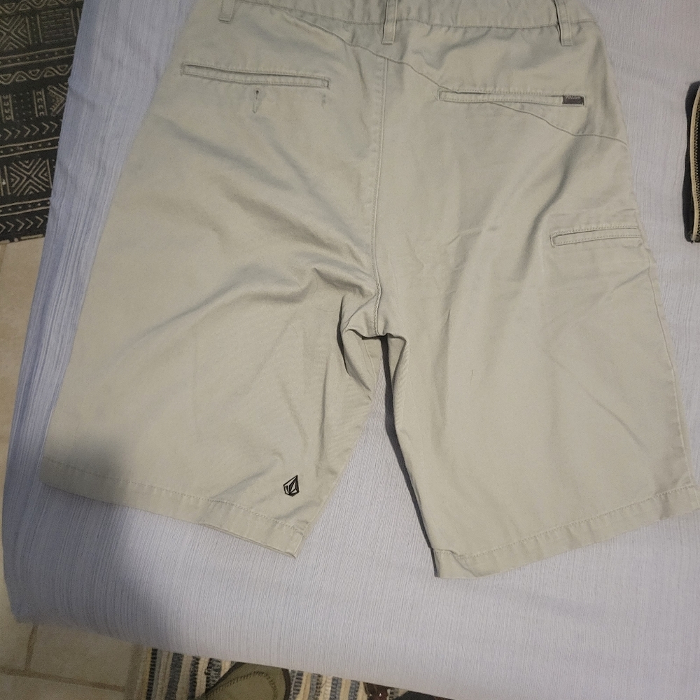 Volcom shorts - Picture 2 of 2
